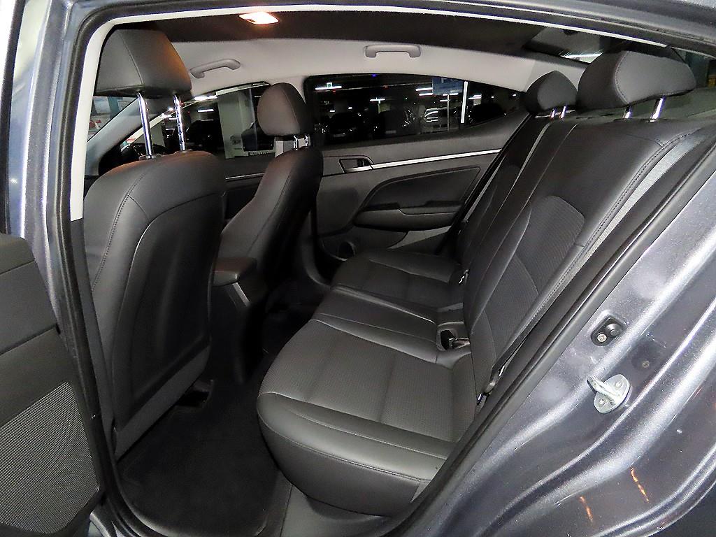 Hyundai Avante — photo 07