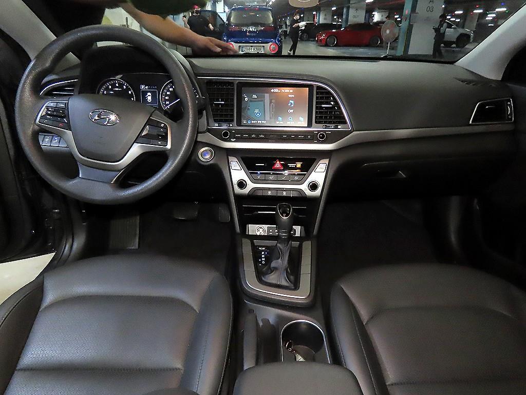 Hyundai Avante — photo 10