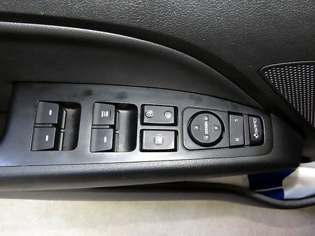 Hyundai Avante — photo 13