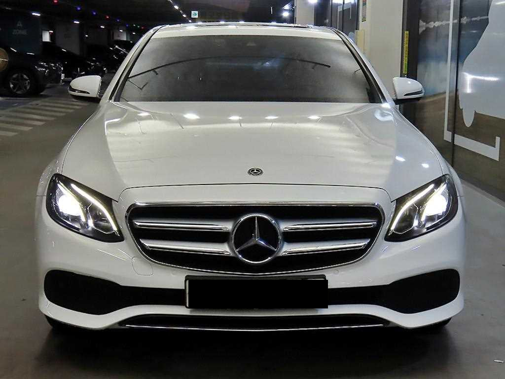 Mercedes-Benz E-Class — photo 02