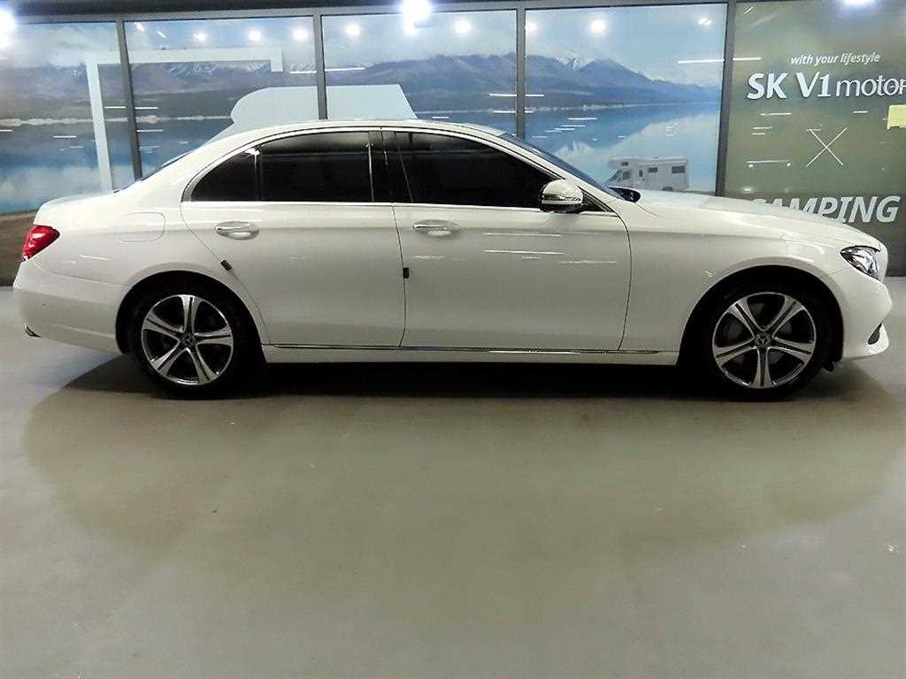Mercedes-Benz E-Class — photo 03