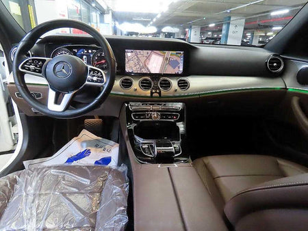 Mercedes-Benz E-Class — photo 10