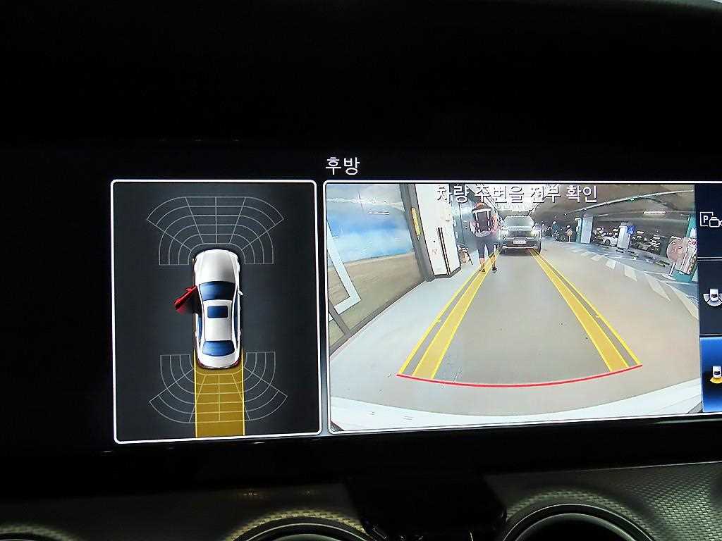 Mercedes-Benz E-Class — photo 14