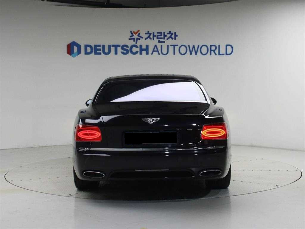 Bentley Flying Spur — photo 04