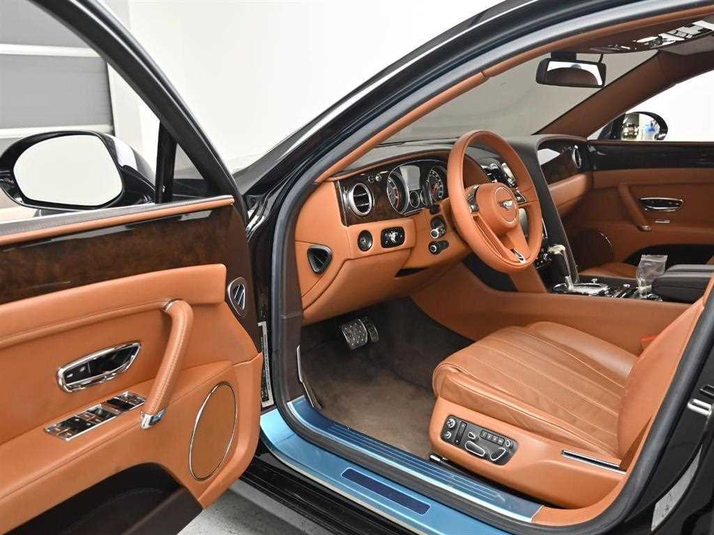 Bentley Flying Spur — photo 10