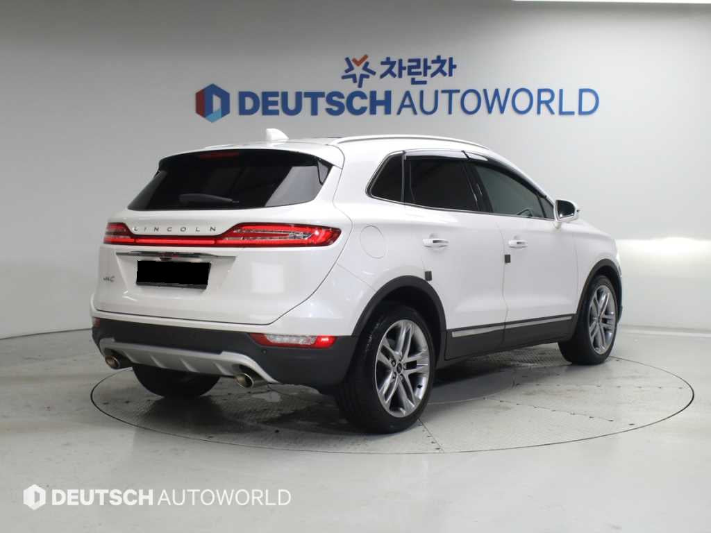 Lincoln MKC — photo 02