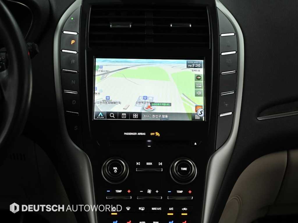 Lincoln MKC — photo 14