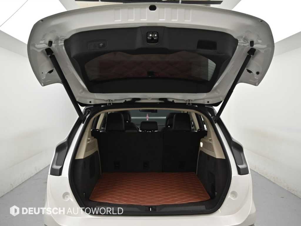 Lincoln MKC — photo 19