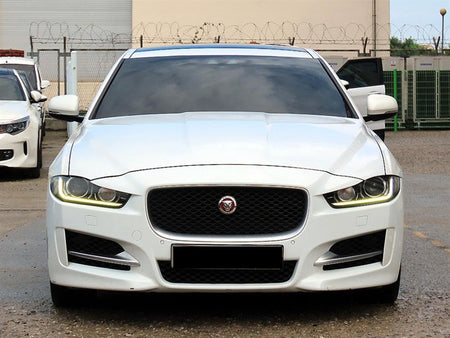 Jaguar XE — photo 01