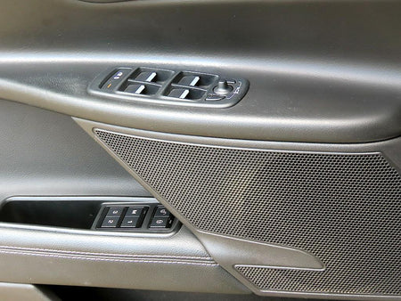 Jaguar XE — photo 11