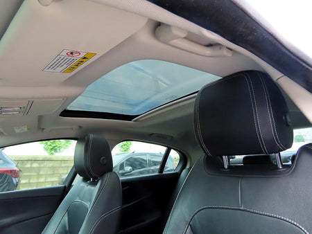 Jaguar XE — photo 18