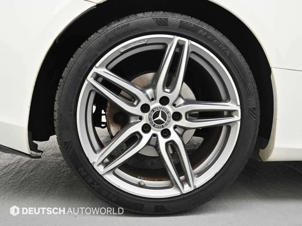 Mercedes-Benz E-Class — photo 05