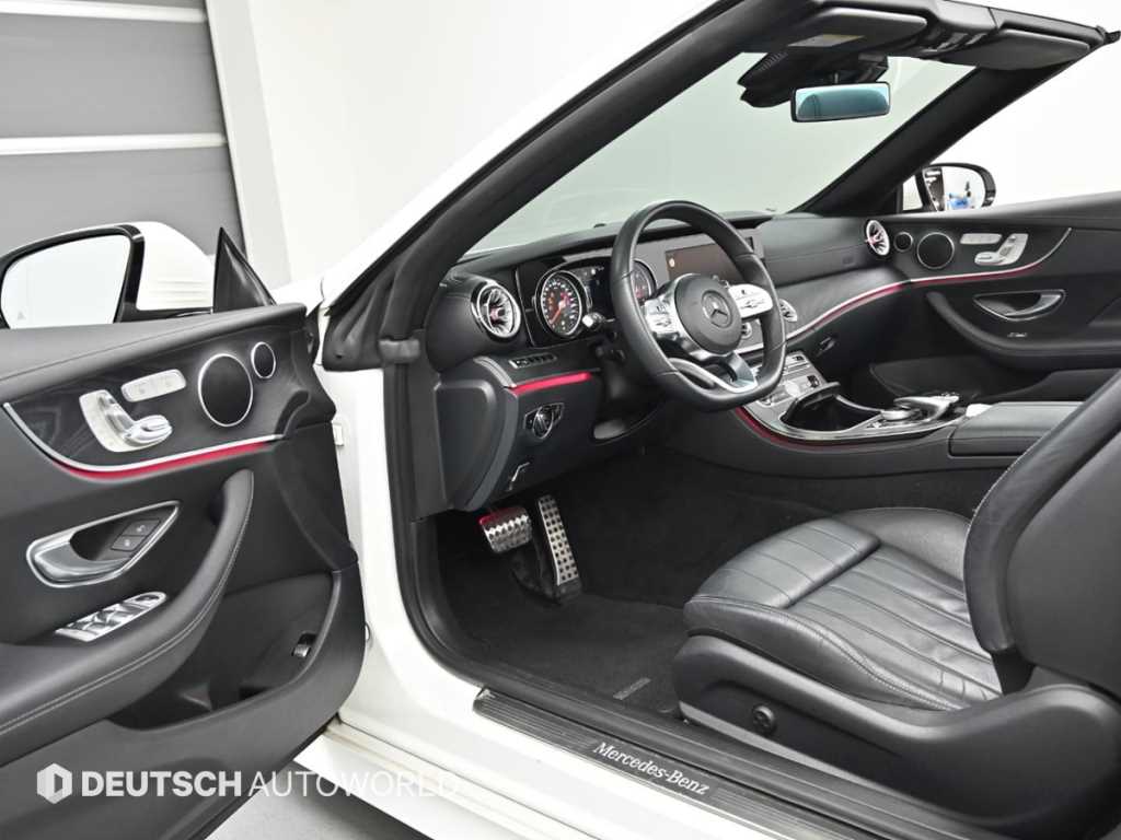 Mercedes-Benz E-Class — photo 11