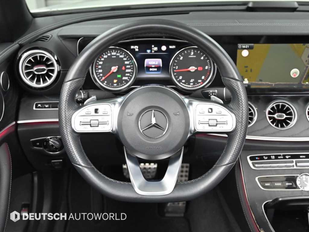 Mercedes-Benz E-Class — photo 13