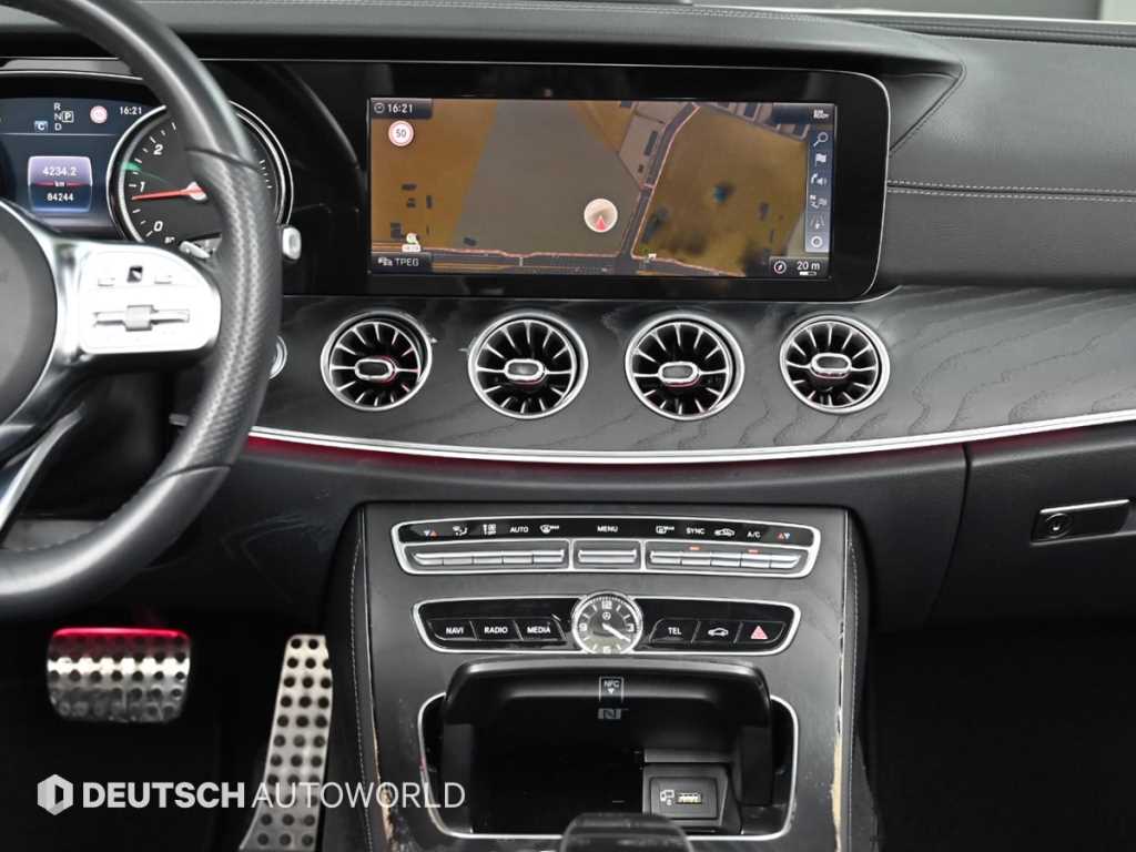 Mercedes-Benz E-Class — photo 14