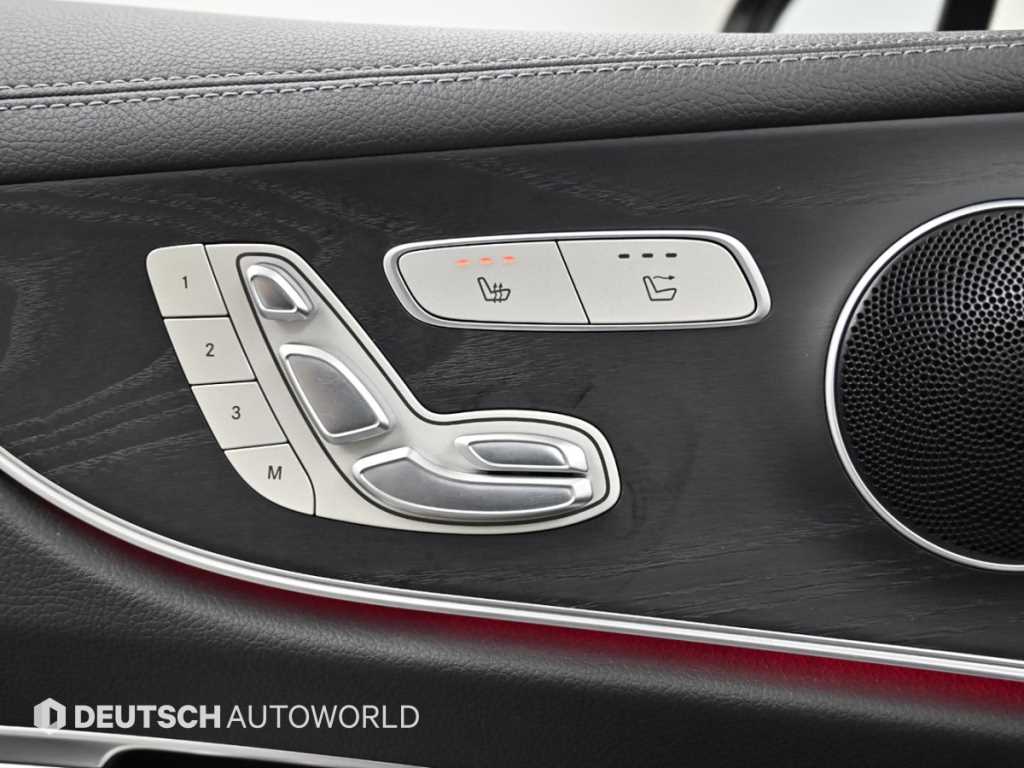 Mercedes-Benz E-Class — photo 17