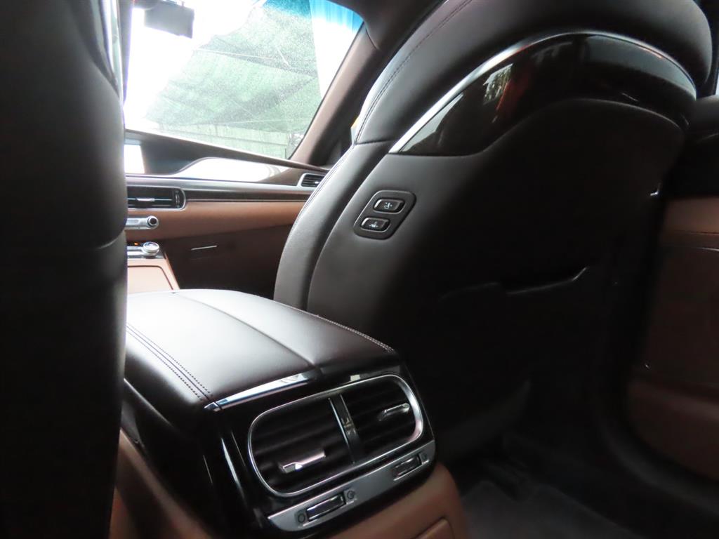 Genesis G90 — photo 07