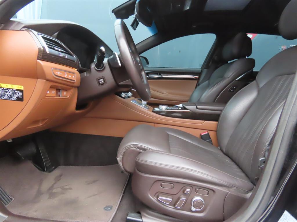 Genesis G90 — photo 16