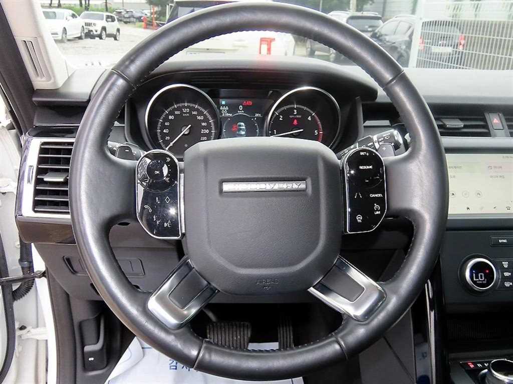 Land Rover Discovery — photo 09