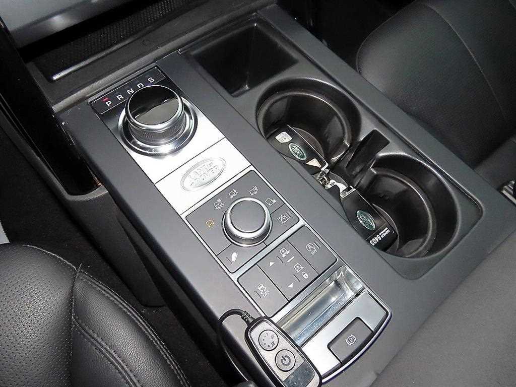 Land Rover Discovery — photo 11