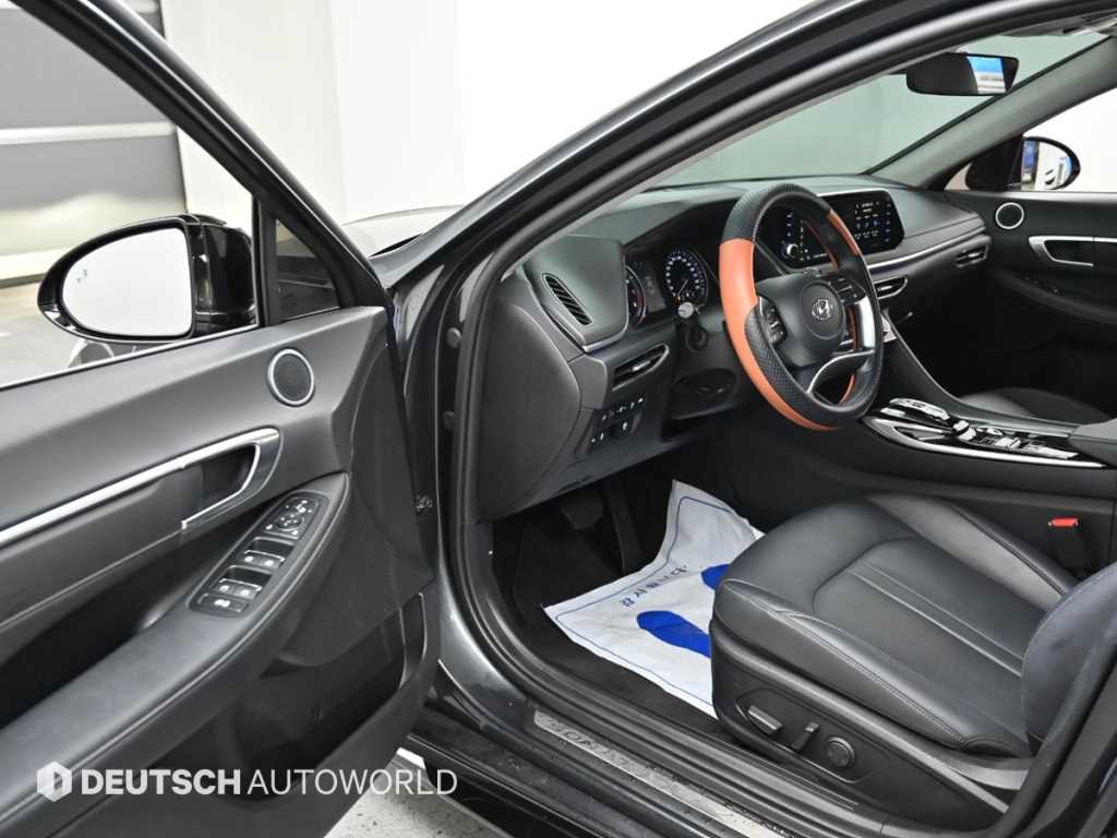 Hyundai Sonata — photo 11
