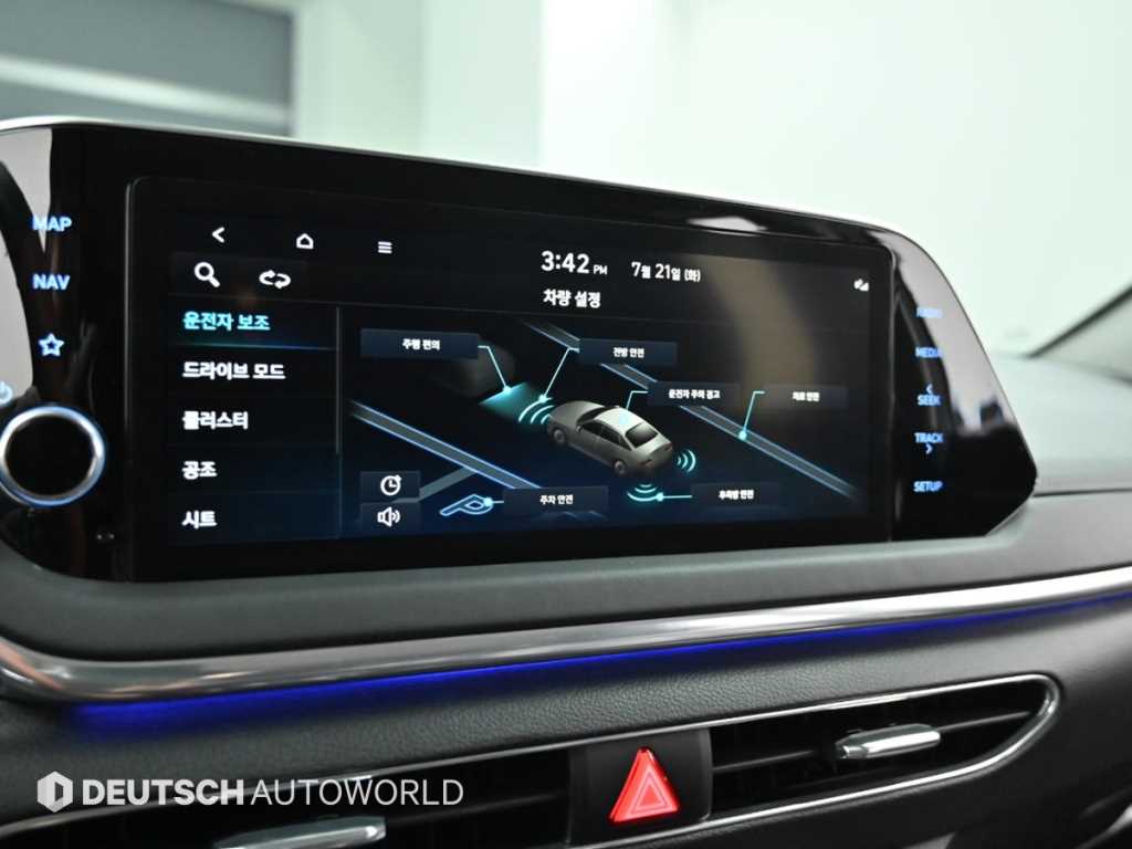 Hyundai Sonata — photo 17