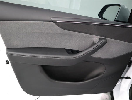 Tesla Model Y — photo 07