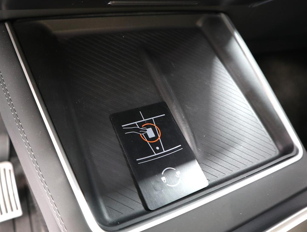 Tesla Model Y — photo 13