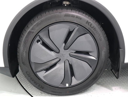 Tesla Model Y — photo 19