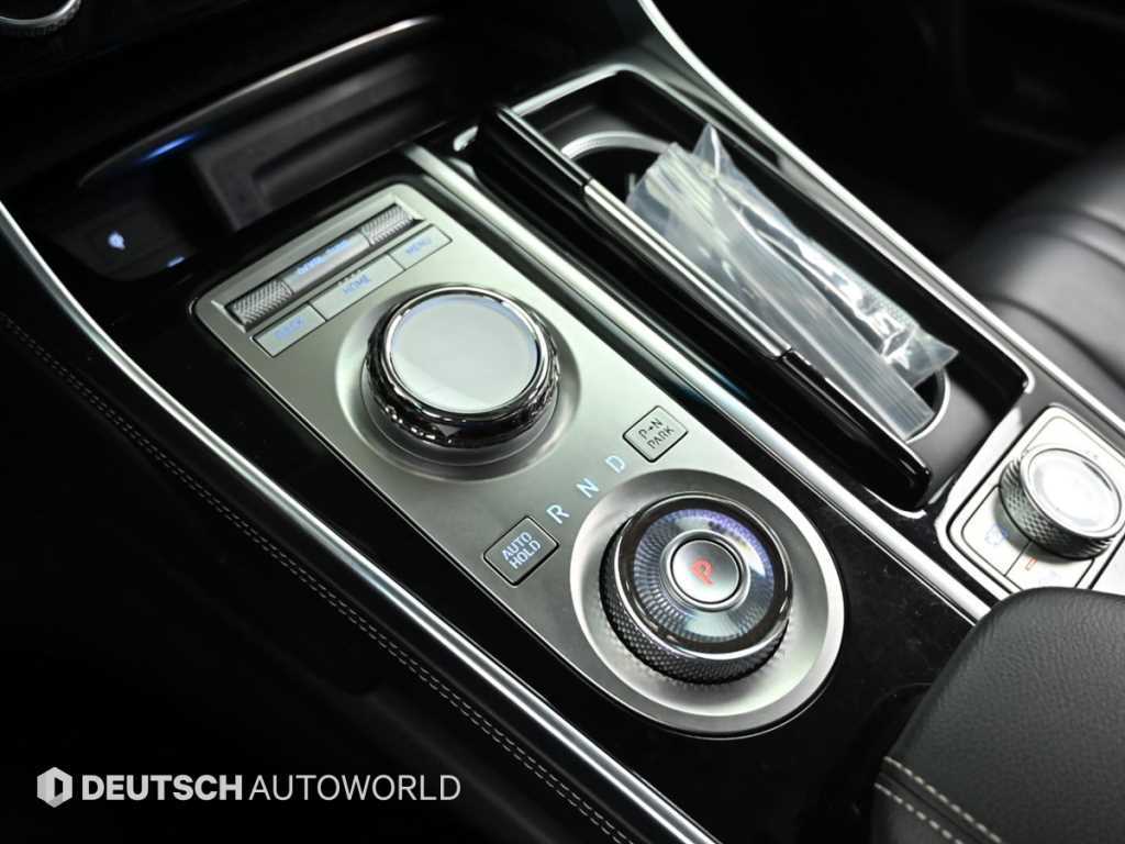 Genesis GV80 — photo 09