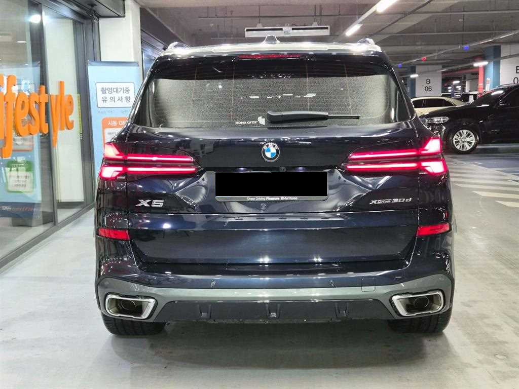 BMW X5 — photo 05