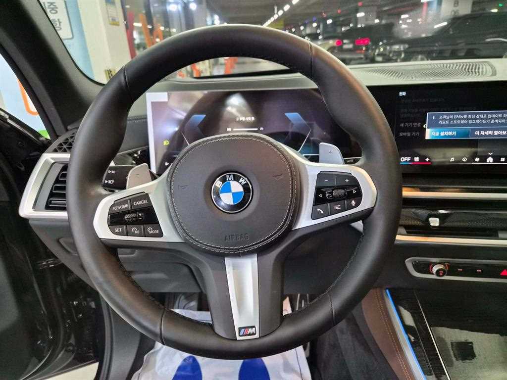 BMW X5 — photo 08