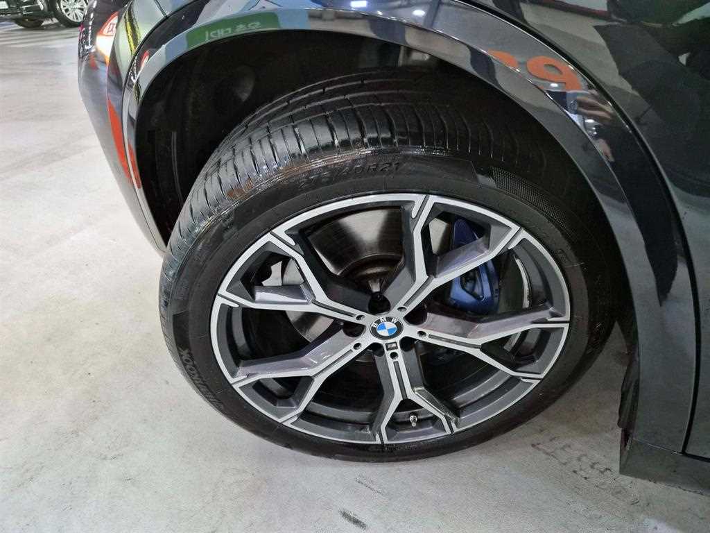 BMW X5 — photo 20