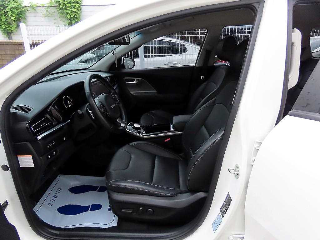 Kia Niro — photo 05