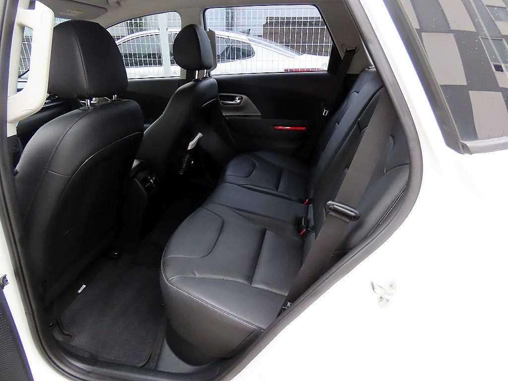 Kia Niro — photo 06