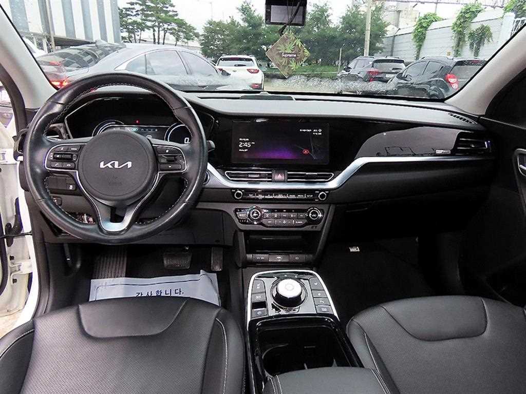Kia Niro — photo 07