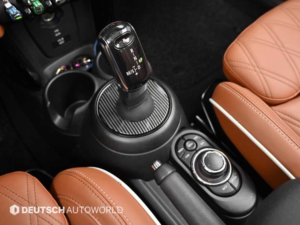 Mini Cooper Convertible — photo 09