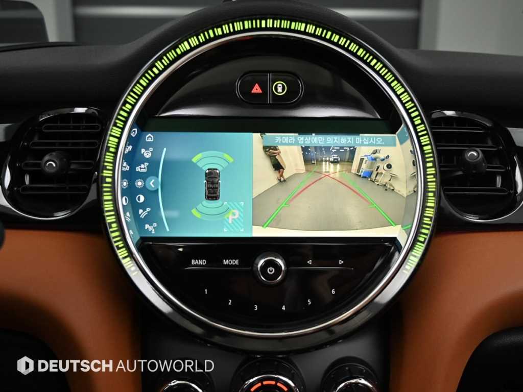 Mini Cooper Convertible — photo 15
