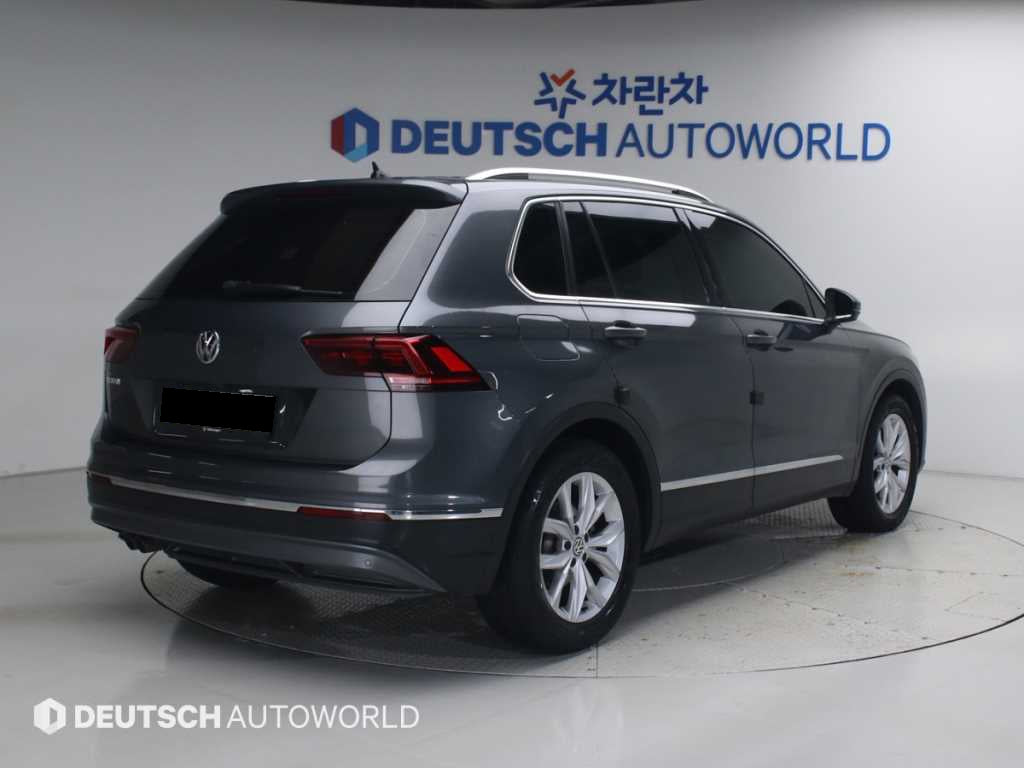 Volkswagen Tiguan — photo 02