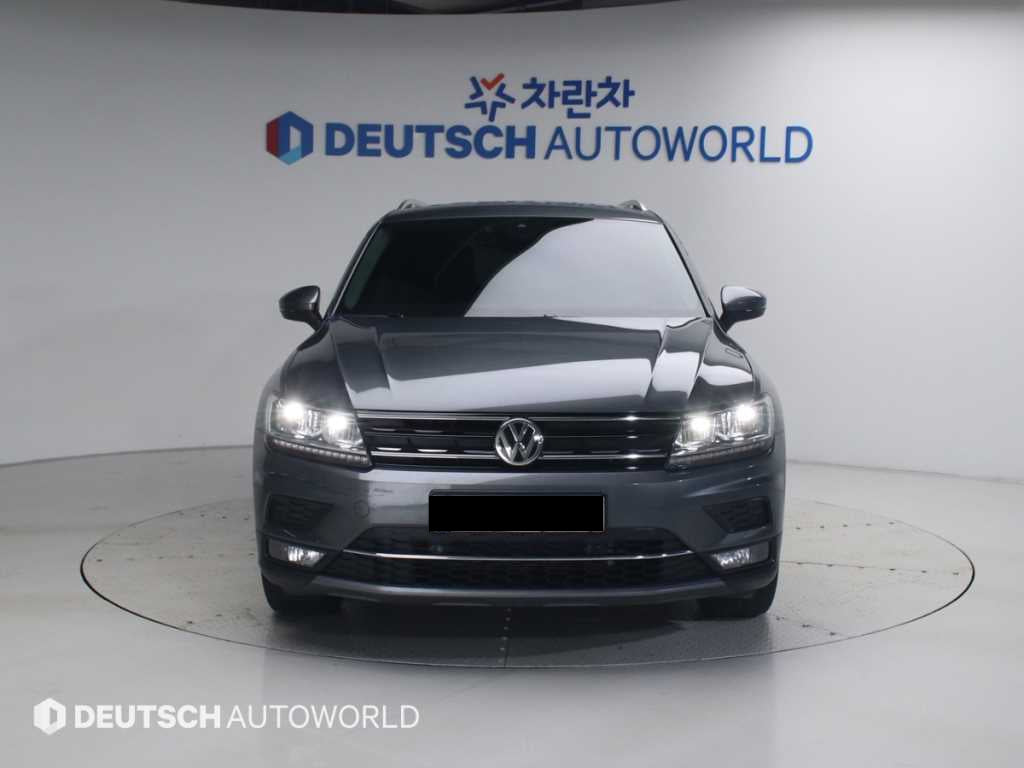 Volkswagen Tiguan — photo 03
