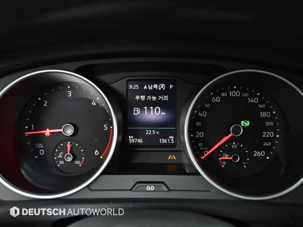 Volkswagen Tiguan — photo 08