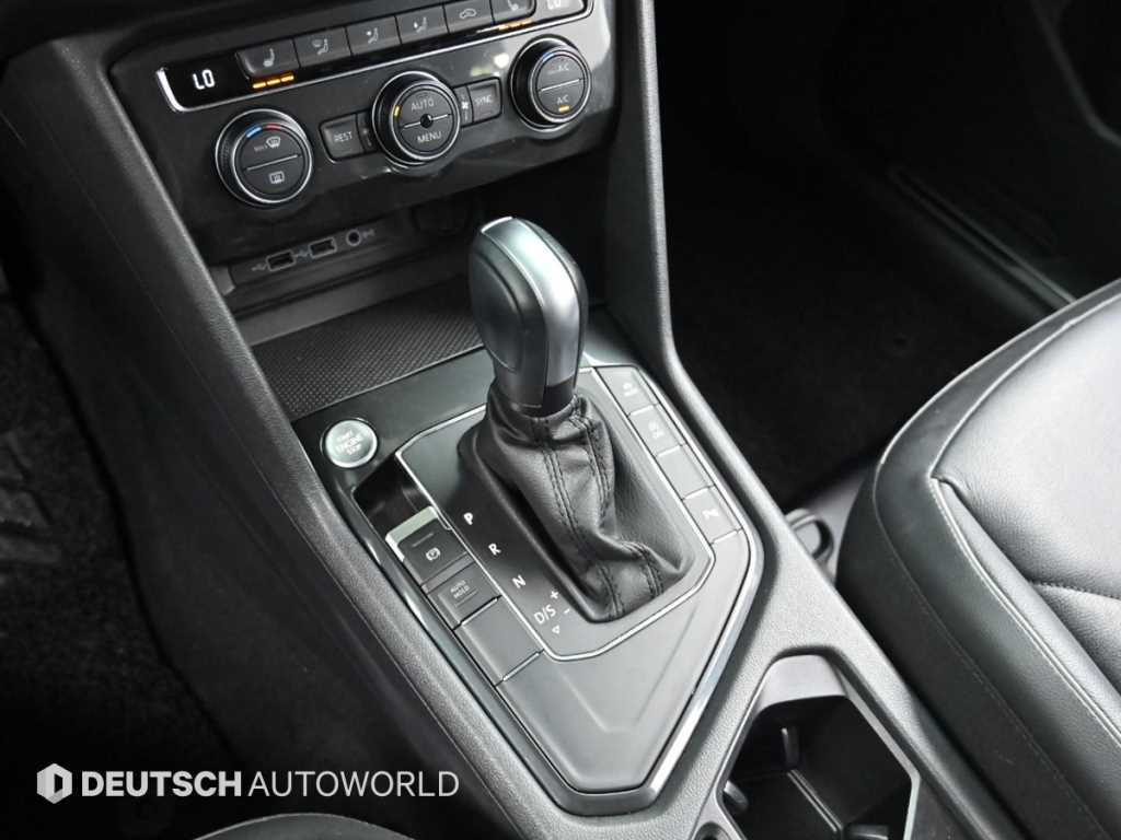 Volkswagen Tiguan — photo 09
