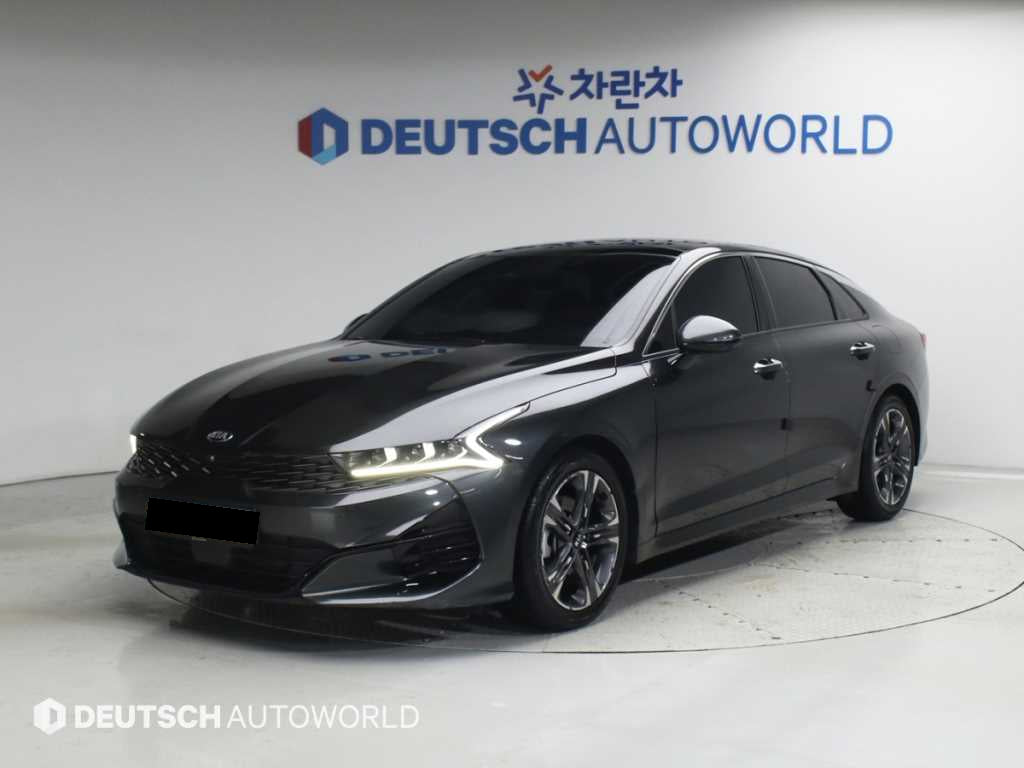 Kia K5 — photo 01