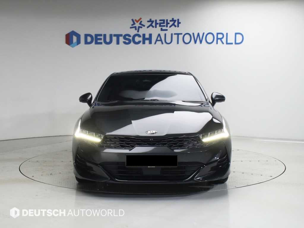 Kia K5 — photo 03