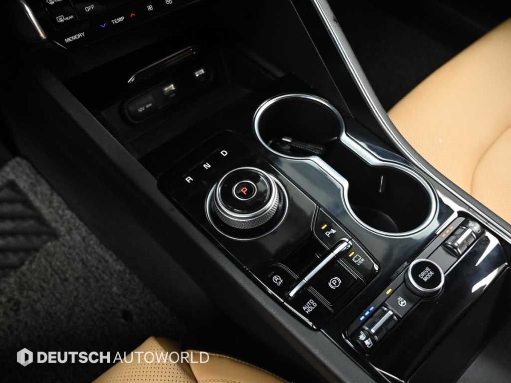 Kia K5 — photo 09