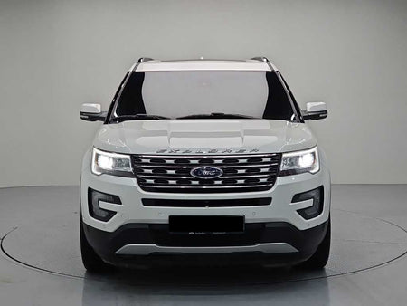 Ford Explorer — photo 02