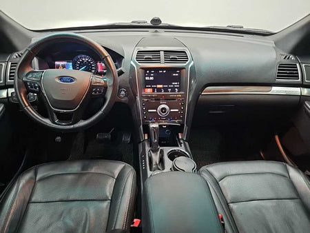 Ford Explorer — photo 07