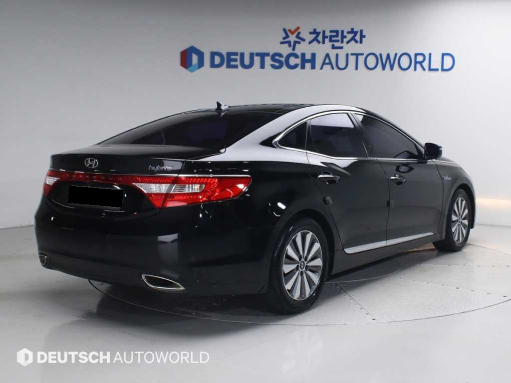 Hyundai Grandeur — photo 02