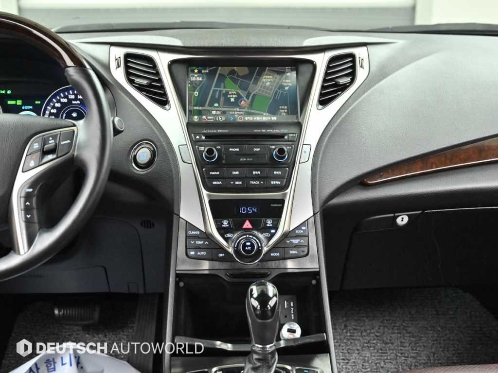 Hyundai Grandeur — photo 14