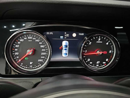 Mercedes-Benz E-Class — photo 06